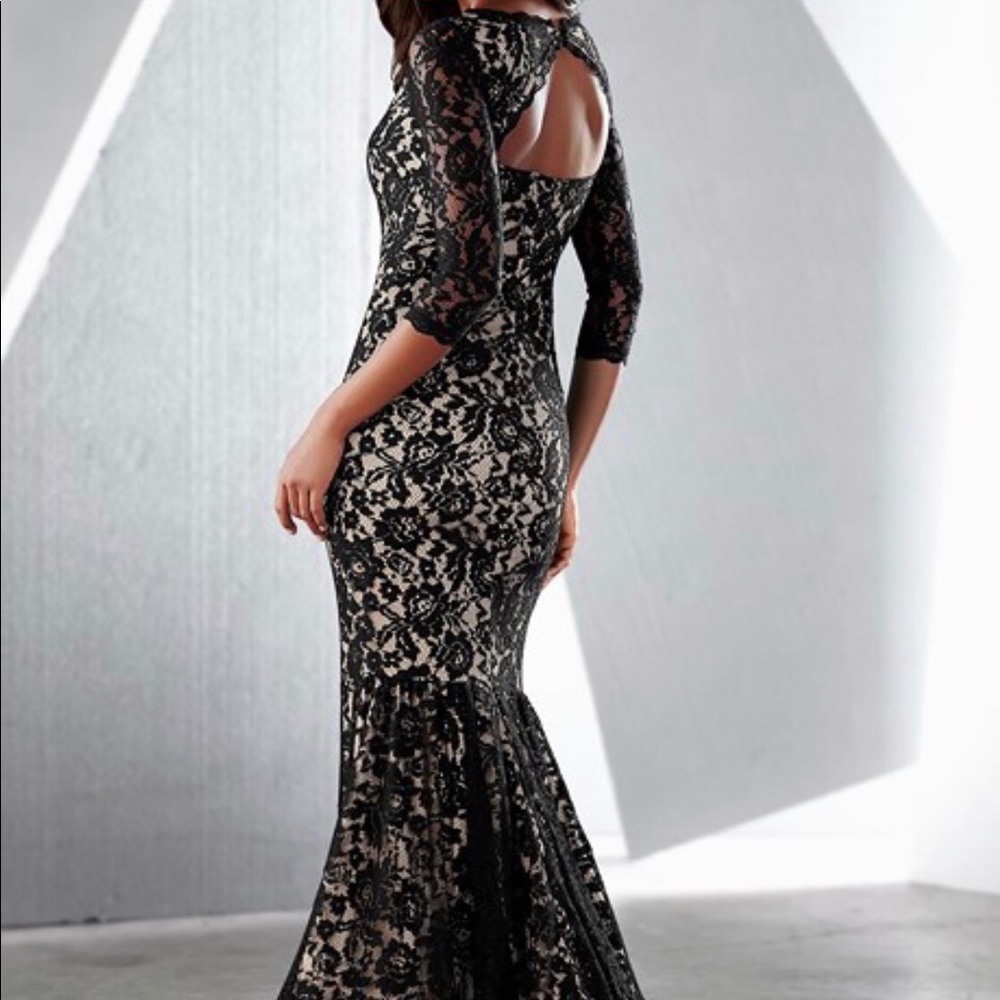 Venus long lace dress